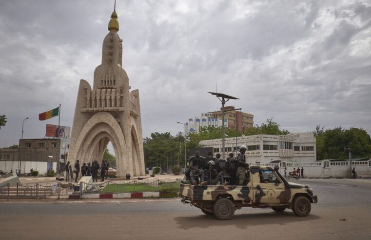 Mali urged to reject proposal to dissolve political parties