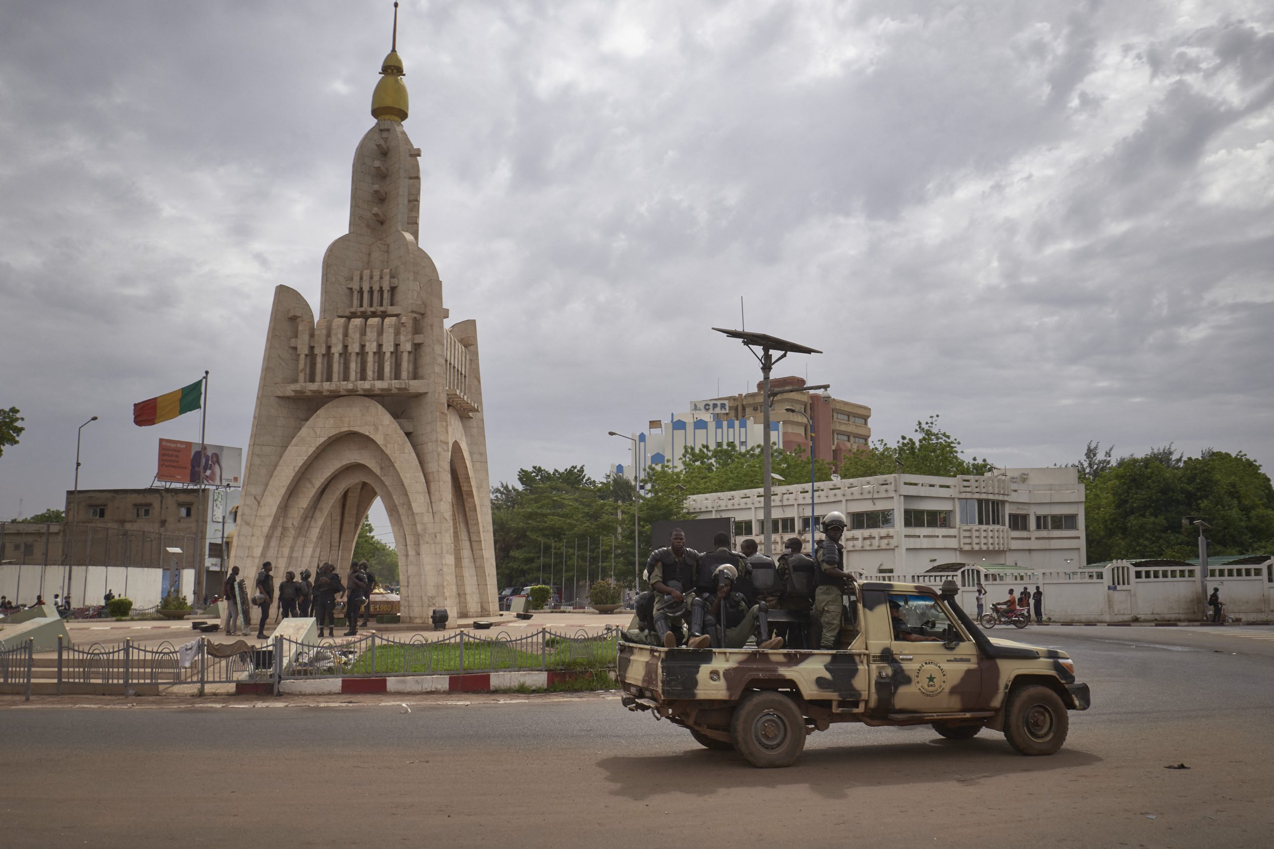 Mali urged to reject proposal to dissolve political parties