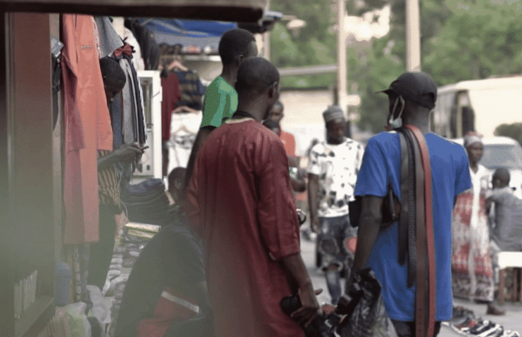 “Avoir peur tout le temps, ce n’est pas possible” : les homosexuels victimes d’une véritable traque au Sénégal