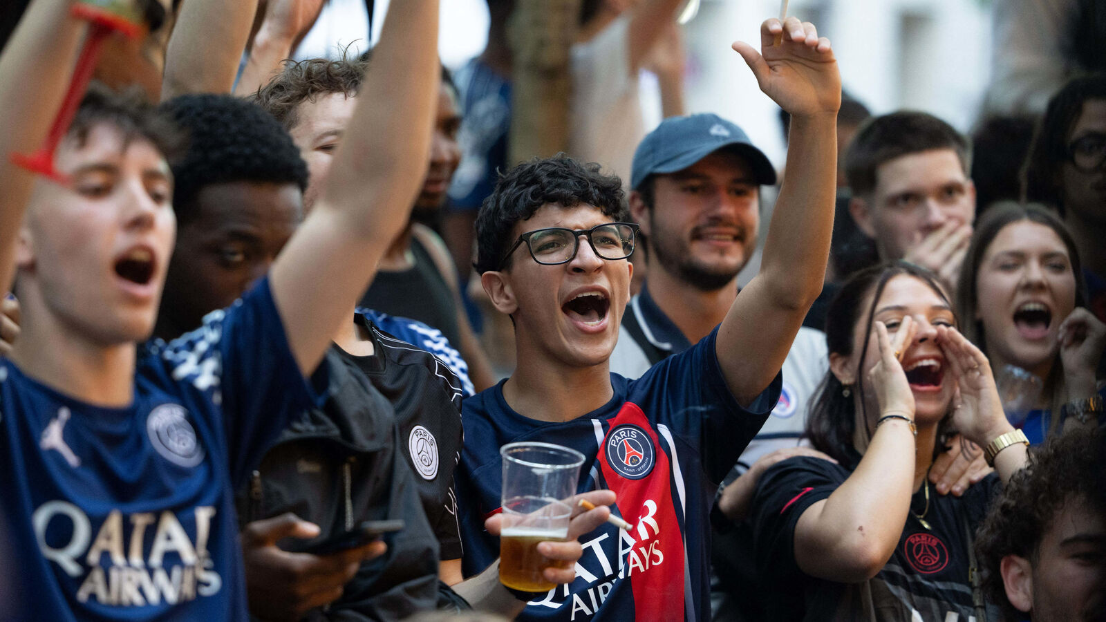 Where to experience the psg-arsenal champions league final in Paris and île-de-France
