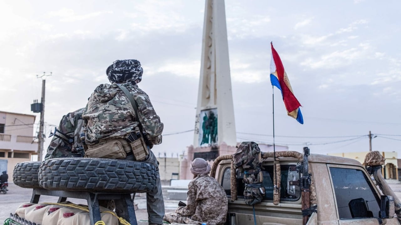 Mali conflict: aerial strikes target Kidal amid rebel control