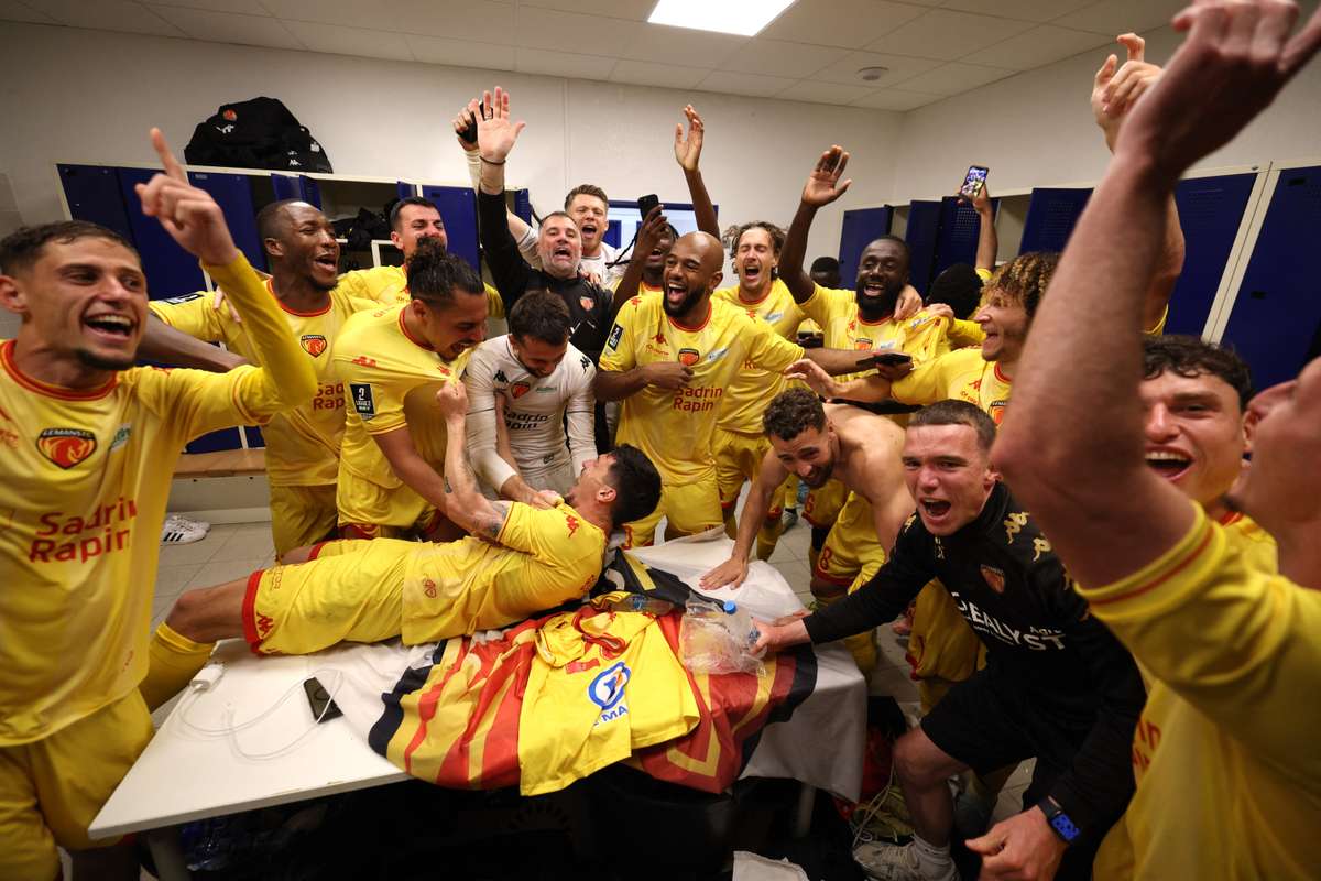 Le Mans FC secures historic Ligue 1 promotion after pitch invasion