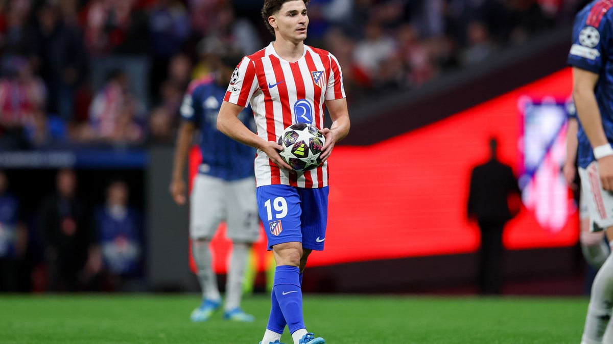 A crucial detail that could sway julian alvarez towards psg