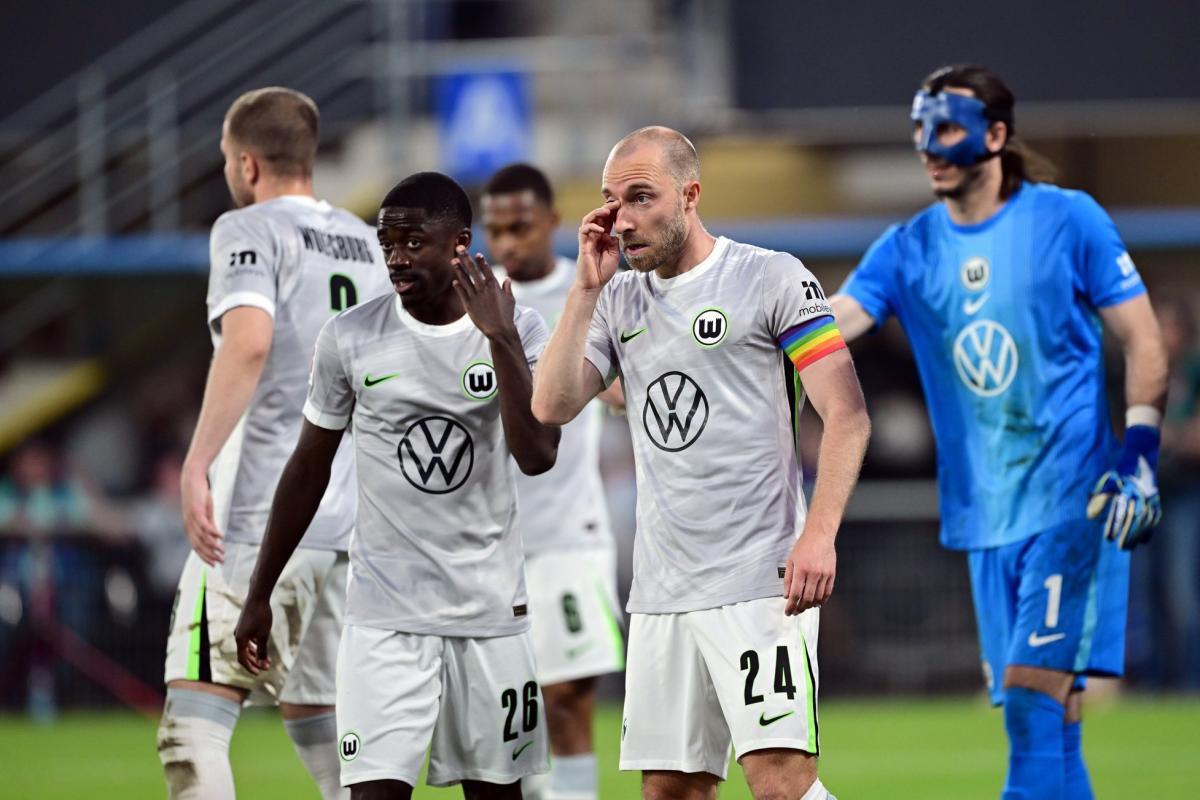 Wolfsburg plunges to 2.bundesliga after dramatic playoff defeat to paderborn