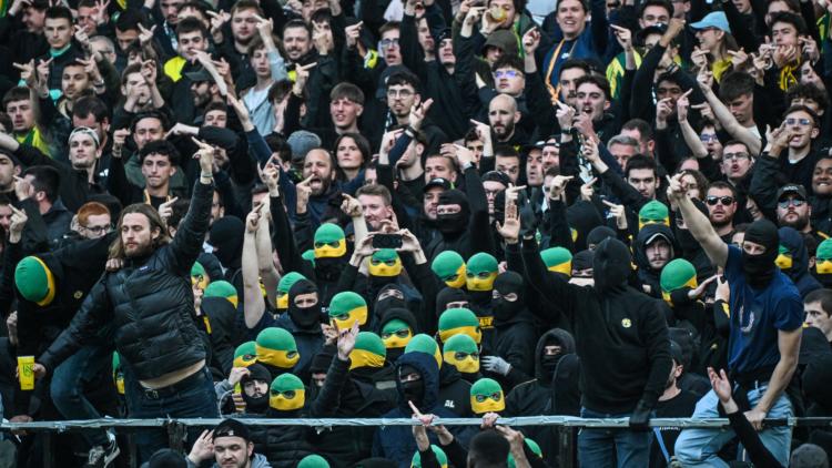 Ligue 1’s final day marred by pitch invasions at nantes and nice