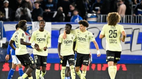 Strasbourg shocks monaco in dramatic ligue 1 comeback
