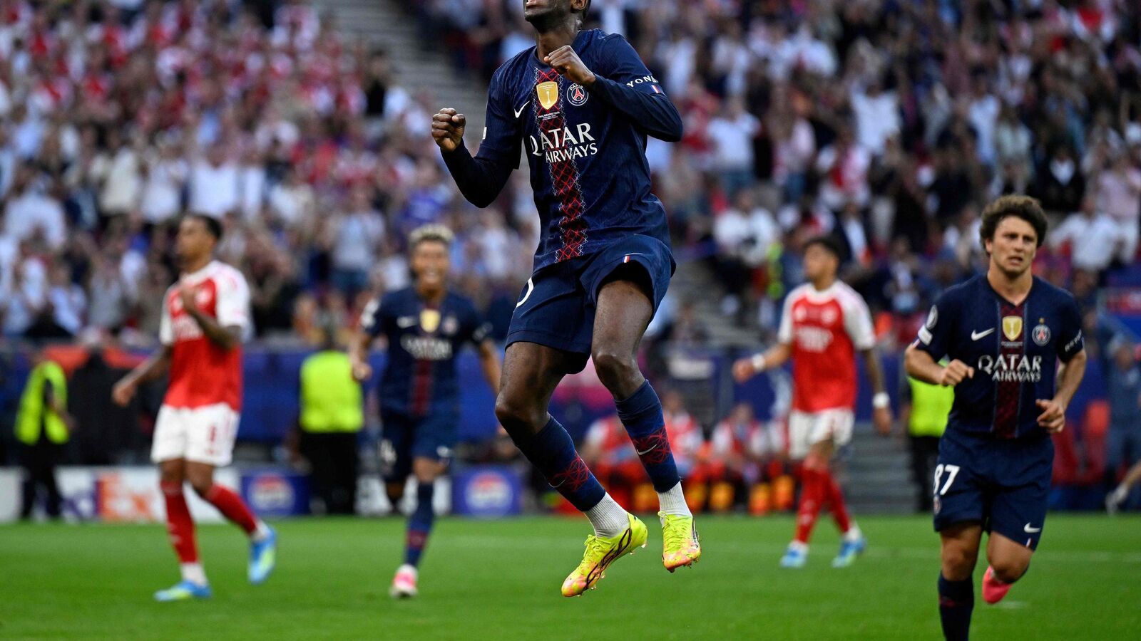 Psg arsenal 1-1: dembele’s dramatic penalty equalizer revives Paris saint-germain’s hopes