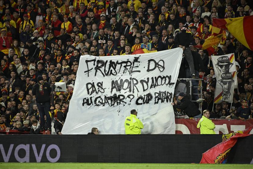 Lens supporters' banner response