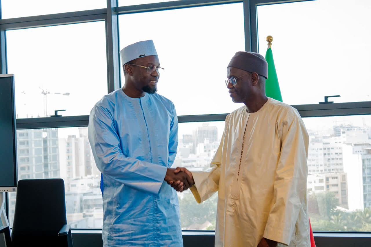 Sénégal: new government takes office