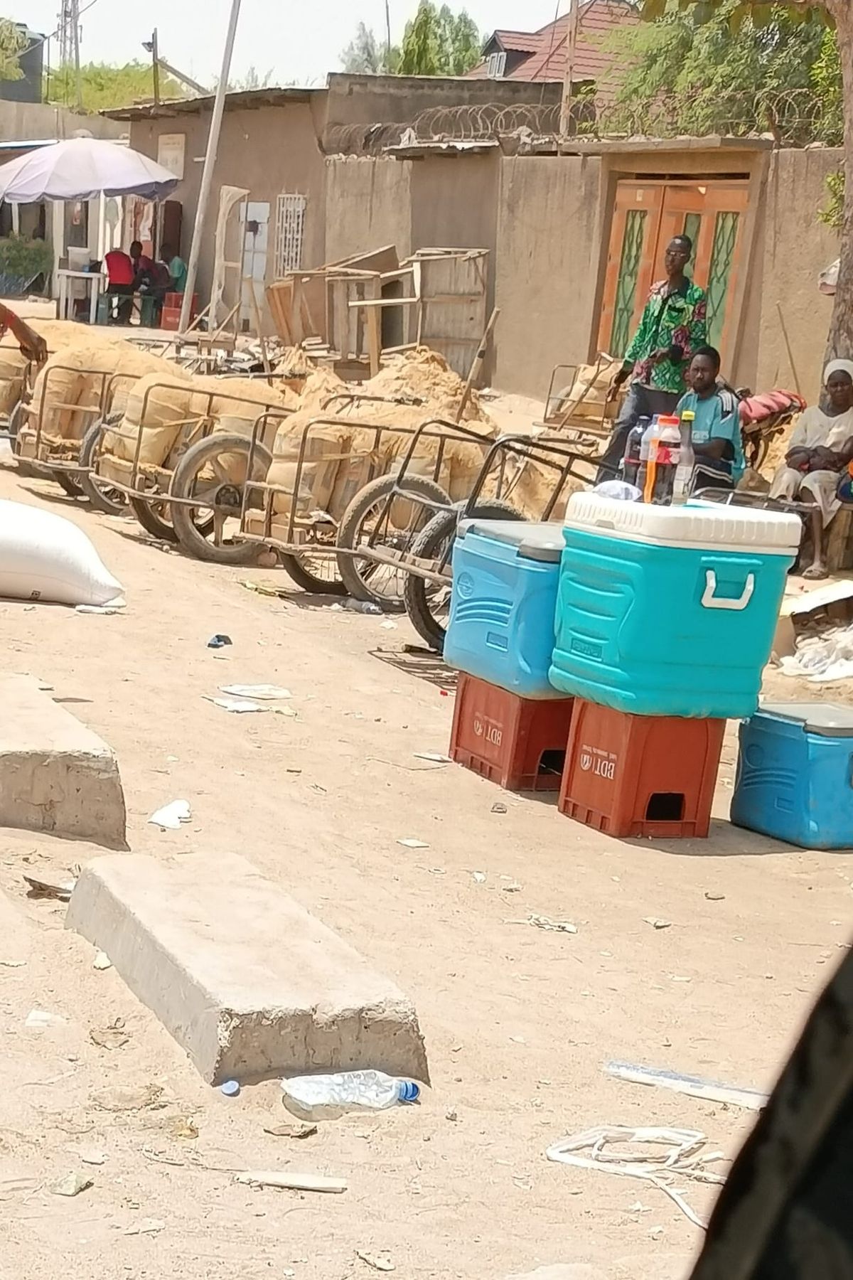 Surviving the streets of N’Djamena through the grueling sand trade