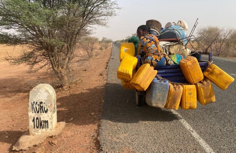 Thousands flee Burkina Faso to seek safety in Mali