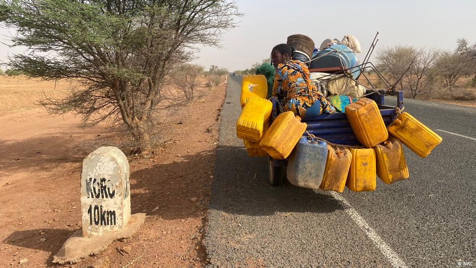 Thousands flee Burkina Faso to seek safety in Mali