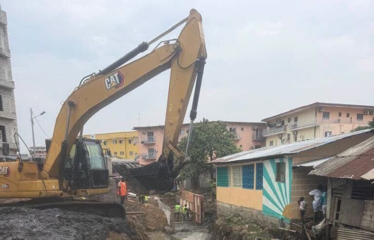 Libreville begins demolition at baie des cochons as urban overhaul moves forward