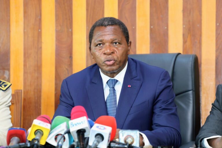 Atanga Nji et la théorie de « l’équilibre imparfait » : Contribution à la pensée politique…