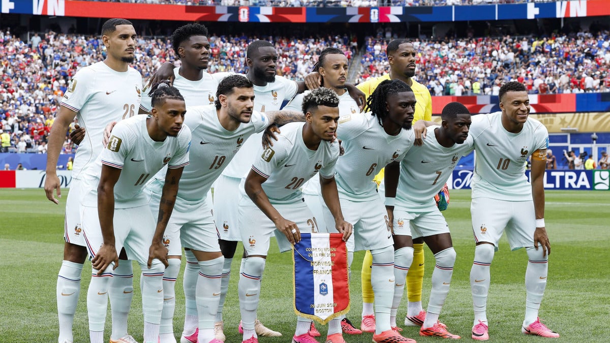 Manu Koné transfer news: French midfielder pushes for PSG move after Roma exit