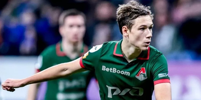 Paris Saint-Germain nears first major transfer deal
