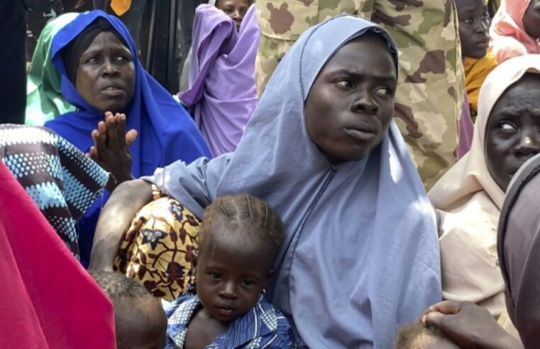 Former boko haram captives handed to nigerian authorities after rescue