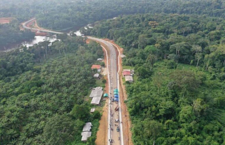 Nyong-et-Kellé: nearly completed access roads to Malombo bridge