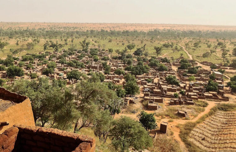 Thousands of displaced Dogons and Peuls return to their homes in central Mali