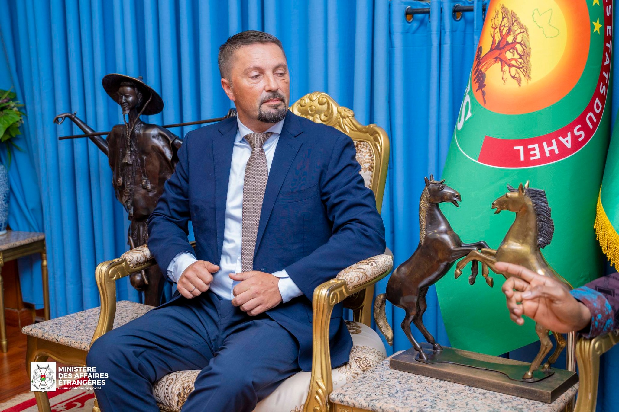 Slavenko Ristic addressing Burkinabè officials during the meeting in Ouagadougou