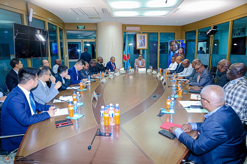 José Mpanda with Chinese partners