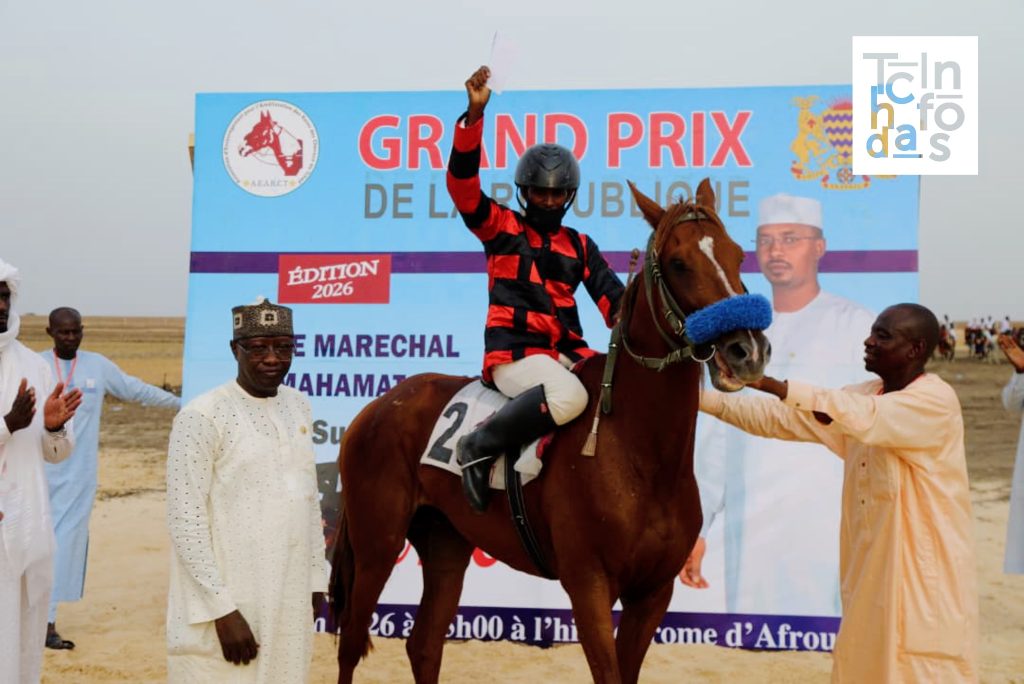 Chadian officials and riders at the Grand Prix de la République