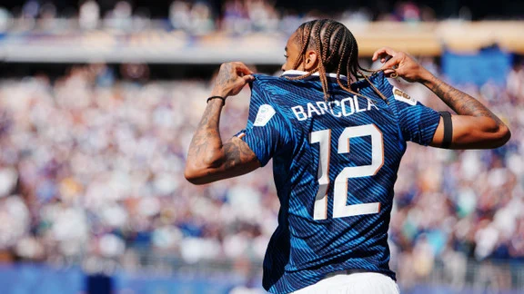 Bradley Barcola in action for Paris Saint-Germain
