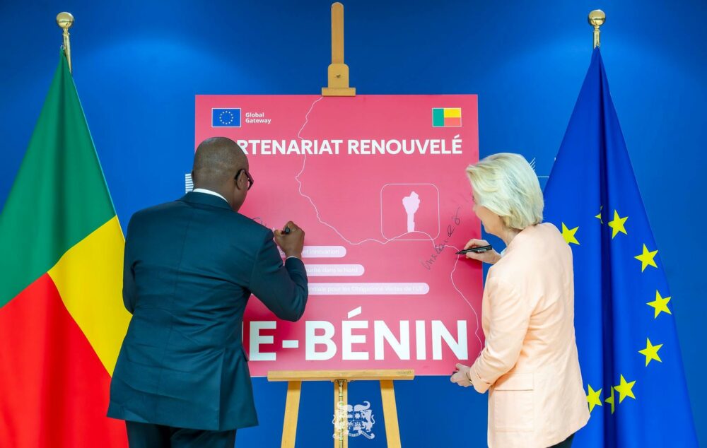 Benin and EU leaders shake hands in Brussels