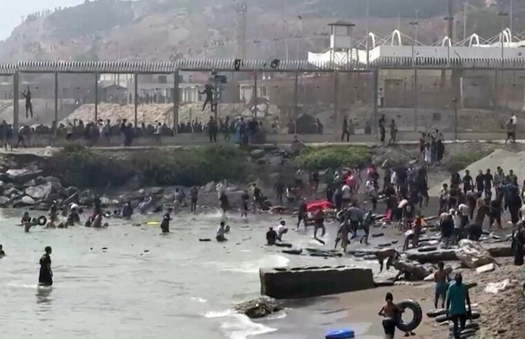 Derrière l’afflux de migrants à Ceuta, l’Espagne soupçonne une tentative de pression politique de la part du Maroc