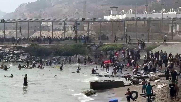 Derrière l’afflux de migrants à Ceuta, l’Espagne soupçonne une tentative de pression politique de la part du Maroc