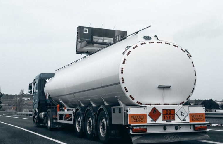950 Camions-citernes Arrivent à Bamako, un Événement Politique Autant qu’Économique