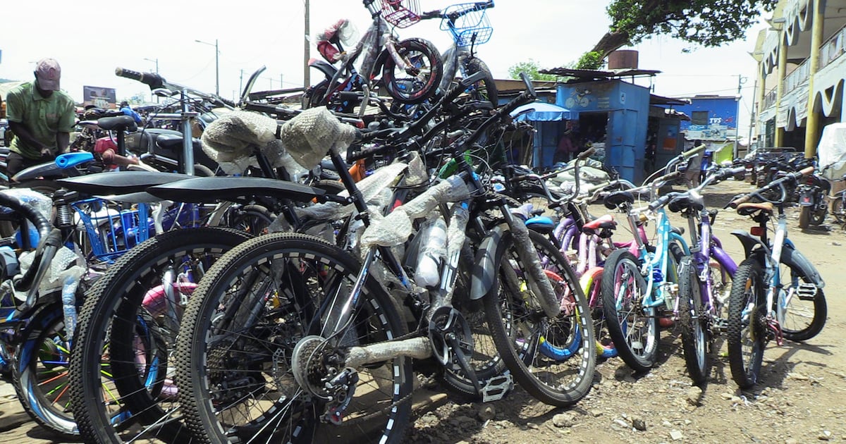 Marketplace of Médine: Where Everything is Made and Sold