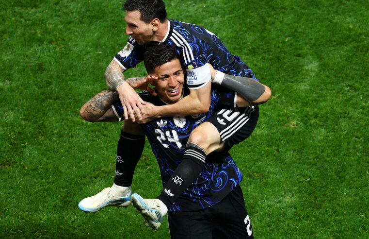Argentina edges england to set up world cup final clash with spain
