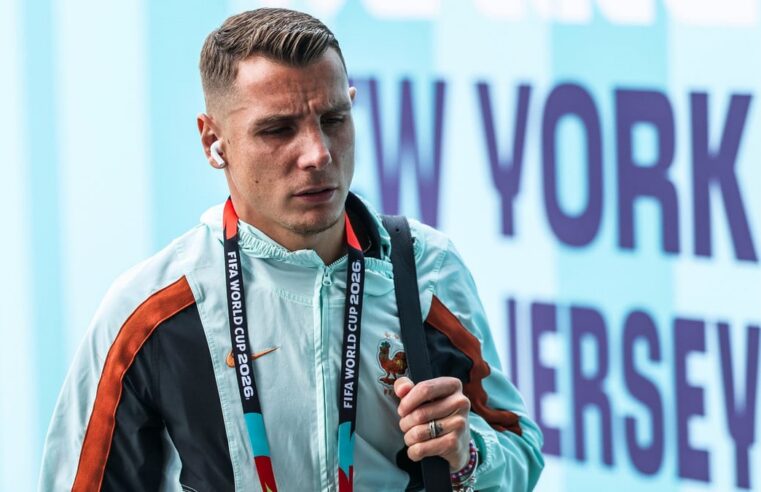 Paris Saint-Germain signs Lucas Digne in surprise move ahead of new season