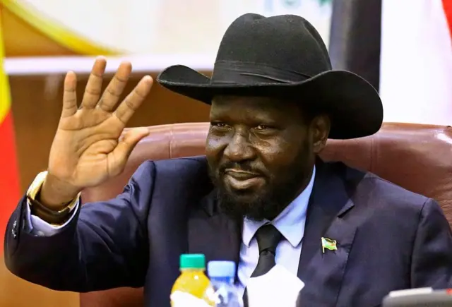 Depuis son accession à l'indépendance le Soudan du Sud n'a pas retrouvé le chemin de la démocratie. Le pays est plongé dans une guerre civile sanglante marquée par des violations énormes des droits de l'homme.