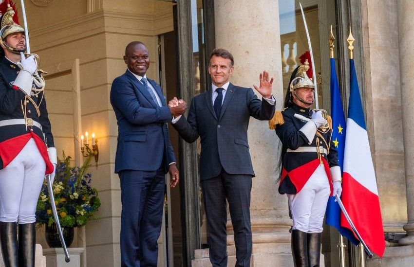 French President Emmanuel Macron and Gabonese President Brice Clotaire Oligui Nguema shaking hands at the Élysée Palace