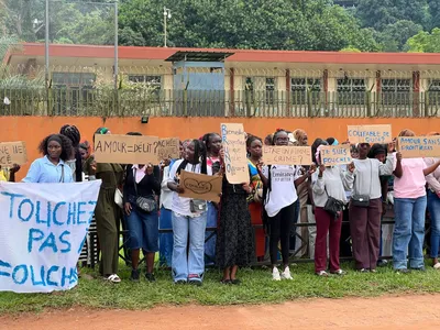 Manifestation de soutien des jeunes filles centrafricaines à l’ambassadeur de France en Centrafrique