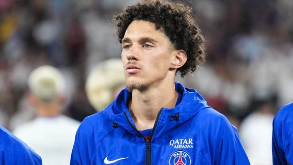 Maghnes Akliouche in action during his debut for PSG